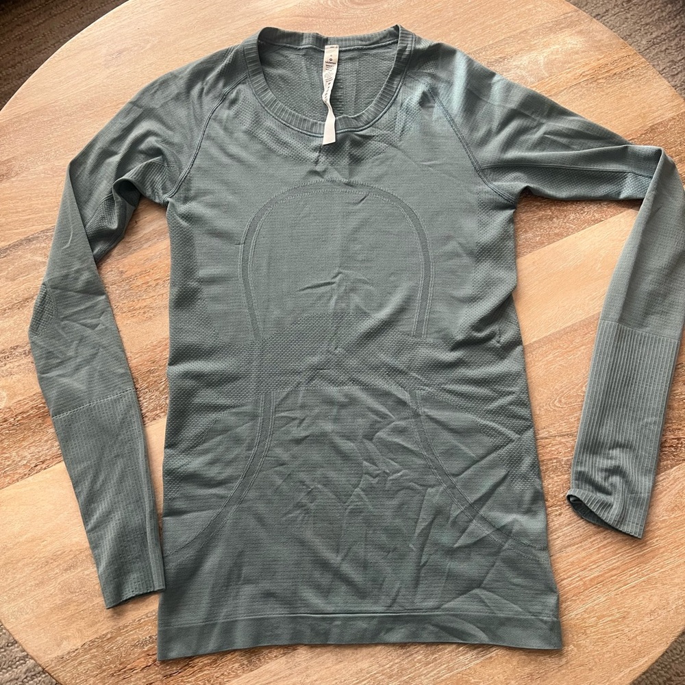 lululemon athletica Long Sleeve Top in Blue Gray